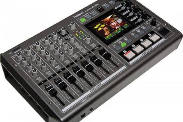 Roland VR-3EX SD HD A V Mixer with USB Streaming Fashion