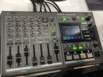 Roland VR-3EX SD HD A V Mixer with USB Streaming Fashion